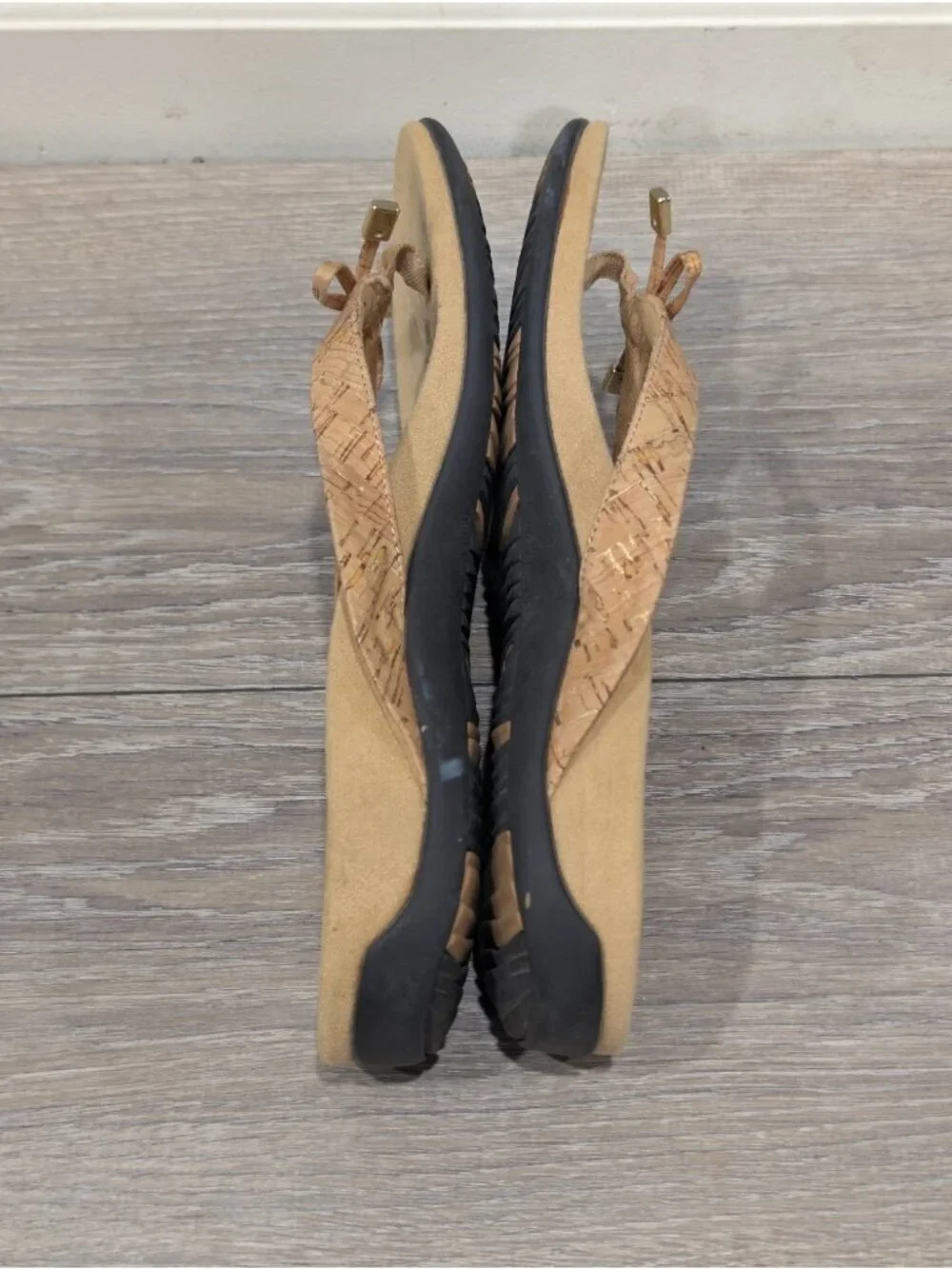Vionic Bella II Gold Cork Toe-Post Flip Flop Sandals Womens 8.5 Orthotic Comfort